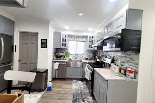 171-28 103rd Rd, Jamaica, NY 11433 - Photo 3