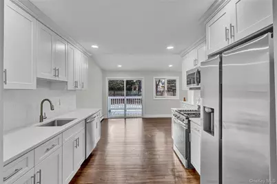 61 Circle Drive, East Northport, NY 11731 - Photo 7