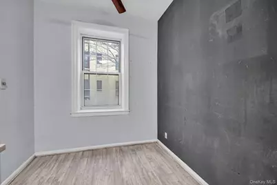 4 Maple Dr #1J, Great Neck, NY 11021 - Photo 11