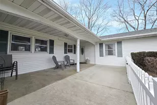 33 Segatogue Ln, South Setauket, NY 11720 - Photo 3