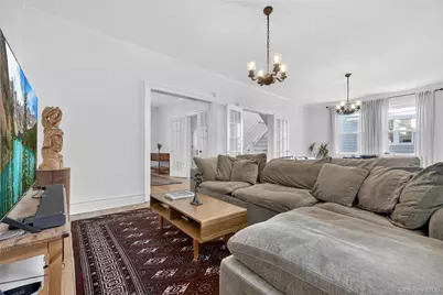 152 Sutton Manor Road, New Rochelle, NY 10801 - Photo 9