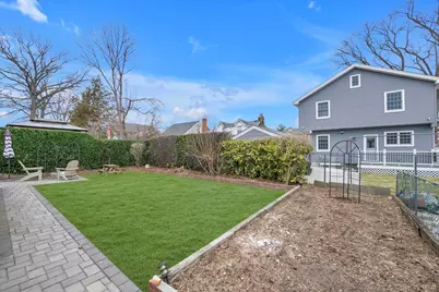 39 Corwin Avenue, New Hyde Park, NY 11040 - Photo 15