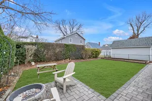 39 Corwin Ave, New Hyde Park, NY 11040 - Photo 17