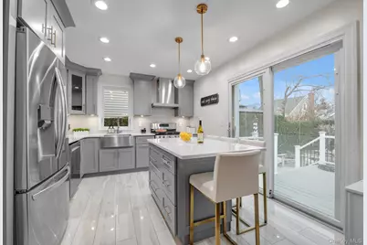 39 Corwin Avenue, New Hyde Park, NY 11040 - Photo 7