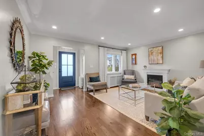 39 Corwin Avenue, New Hyde Park, NY 11040 - Photo 5