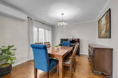 39 Corwin Avenue, New Hyde Park, NY 11040 - Photo 5