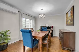 39 Corwin Ave, New Hyde Park, NY 11040 - Photo 5