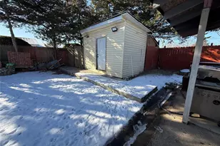 200 Hancock St, Brentwood, NY 11717 - Photo 31