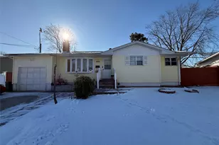 200 Hancock St, Brentwood, NY 11717 - Photo 3