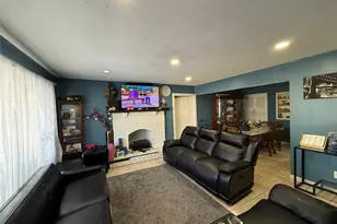 200 Hancock St, Brentwood, NY 11717 - Photo 7