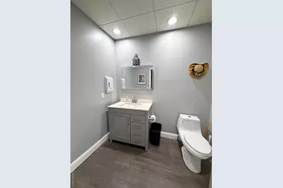 1015 Jericho Turnpike, New Hyde Park, NY 11040 - Photo 7