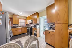 91-16 196th St, Hollis, NY 11423 - Photo 15