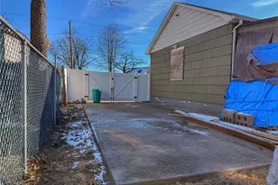 20 Bogota Rd, Mastic Beach, NY 11951 - Photo 31