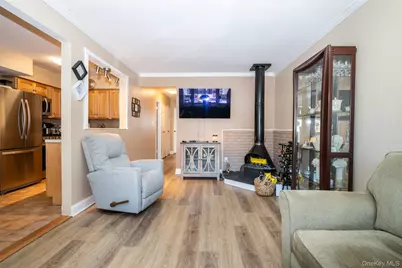 2542 Hollers Avenue, Bronx, NY 10475 - Photo 3