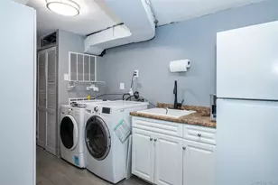 2542 Hollers Ave, Bronx, NY 10475 - Photo 11