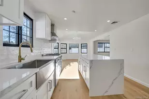 26 Roseanne Dr, Woodbury, NY 11797 - Photo 5