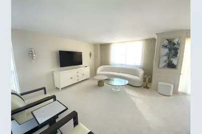 27010 Grand Central Parkway #17E, Floral Park, NY 11005 - Photo 5