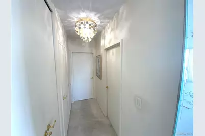 27010 Grand Central Parkway #17E, Floral Park, NY 11005 - Photo 21