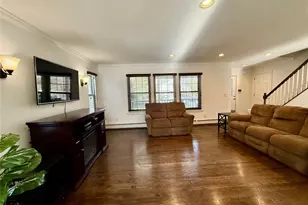 4 Sheila Ct, Manorville, NY 11949 - Photo 5