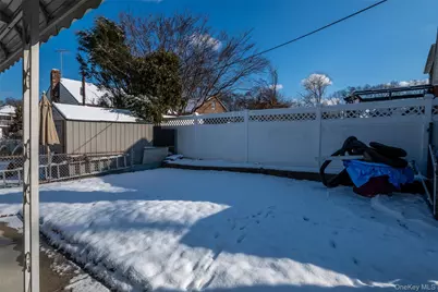 2544 Hollers Avenue, Bronx, NY 10475 - Photo 13