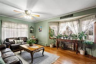 24 Park Pl, Patchogue, NY 11772 - Photo 7