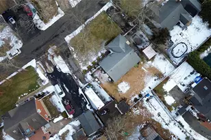 24 Park Pl, Patchogue, NY 11772 - Photo 33