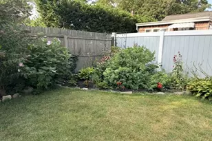 24 Park Pl, Patchogue, NY 11772 - Photo 25