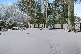 194 W Neck Rd, Huntington, NY 11743 - Photo 25