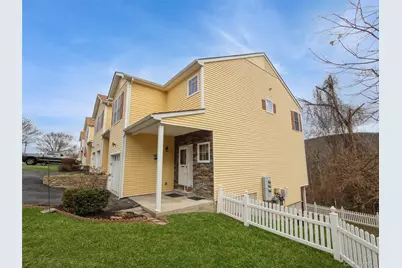 43 Aveonis Court, Fishkill, NY 12524 - Photo 3