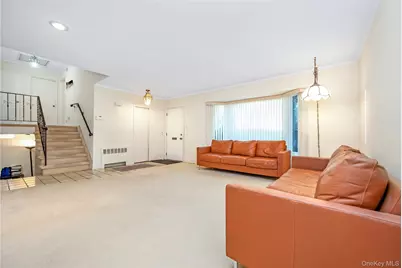 19 Parkdale Drive, Farmingdale, NY 11735 - Photo 5