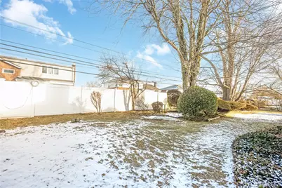 19 Parkdale Drive, Farmingdale, NY 11735 - Photo 27