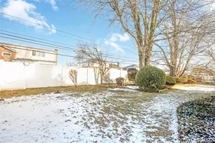 19 Parkdale Dr, Farmingdale, NY 11735 - Photo 27