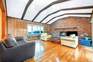 19 Parkdale Dr, Farmingdale, NY 11735 - Photo 13