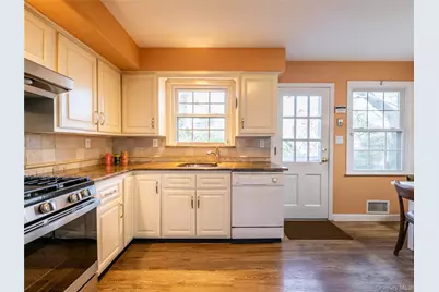 427 Ryder Road, Manhasset, NY 11030 - Photo 9