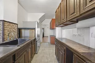 3220 Bayswater Ct, Far Rockaway, NY 11691 - Photo 7