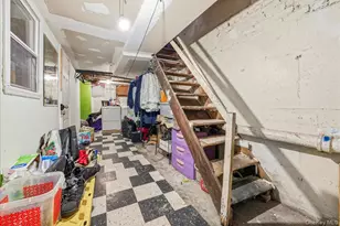 3220 Bayswater Ct, Far Rockaway, NY 11691 - Photo 15