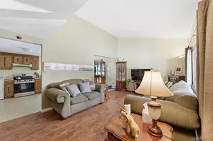 1039 Sipp Ave, Medford, NY 11763 - Photo 21