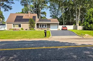 1039 Sipp Ave, Medford, NY 11763 - Photo 3