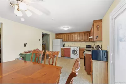 1039 Sipp Avenue, Medford, NY 11763 - Photo 27