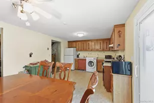 1039 Sipp Ave, Medford, NY 11763 - Photo 27