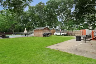 824 Lincoln Ave, Bohemia, NY 11716 - Photo 17