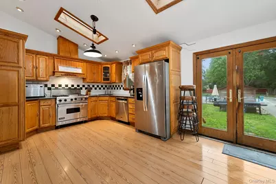 824 Lincoln Avenue, Bohemia, NY 11716 - Photo 5