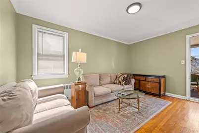 8218 258th Street, Floral Park, NY 11004 - Photo 5