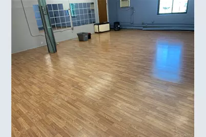 504 Cherry Lane #1st Floor, Floral Park, NY 11001 - Photo 5