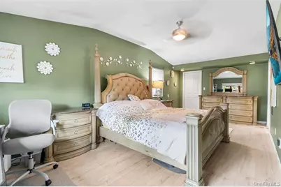 71 Hunter Lane, Centereach, NY 11720 - Photo 5