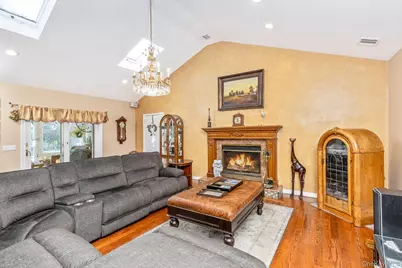 110 Thornwood Road, Massapequa Park, NY 11762 - Photo 9