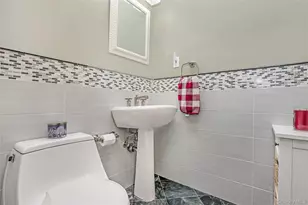 120 Neptune Pl, Massapequa, NY 11758 - Photo 19