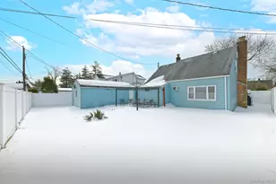 59 Stone Ln, Levittown, NY 11756 - Photo 17