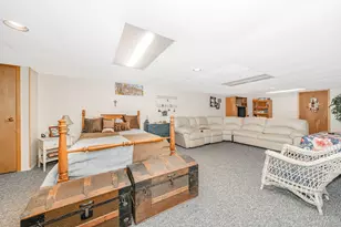 265 S 4th St, Lindenhurst, NY 11757 - Photo 15