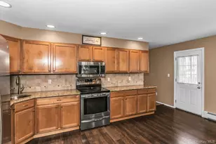 9 Blanche Street St, Plainview, NY 11803 - Photo 5